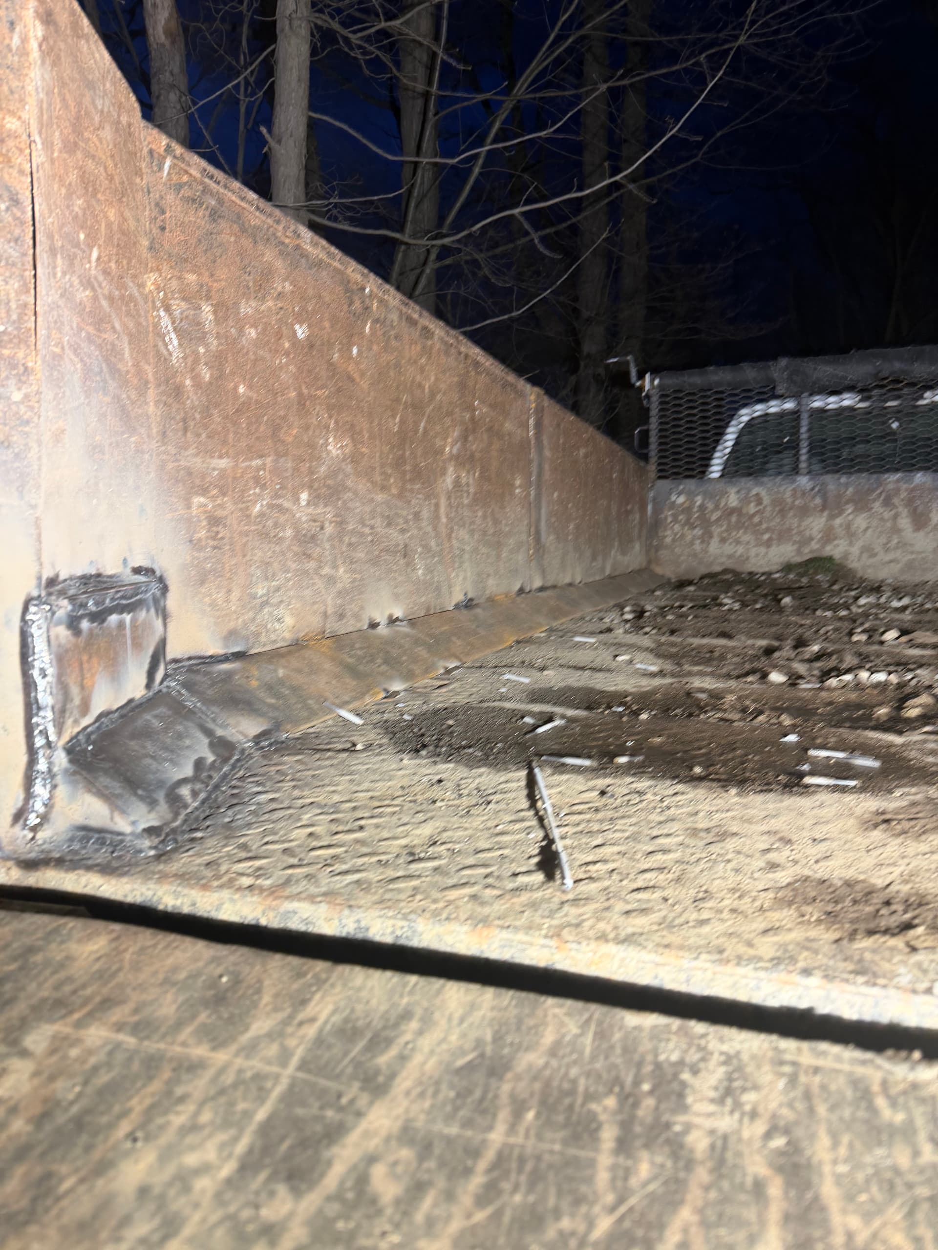 Gallery photos for Dump Truck Bed Repair With Corner Reinforcement and Slide Angle: Image #1